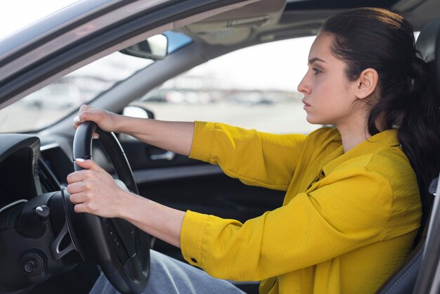 5 carros econômicos que vão fazer seu bolso agradecer em 2025!