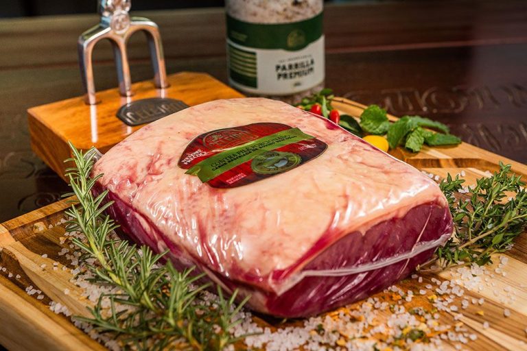 A carne (mais barata) perfeita para bife e churrasco que está colocando a picanha no chinelo!