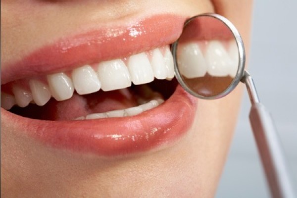 5 alimentos bons para os dentes, de acordo com nutricionista