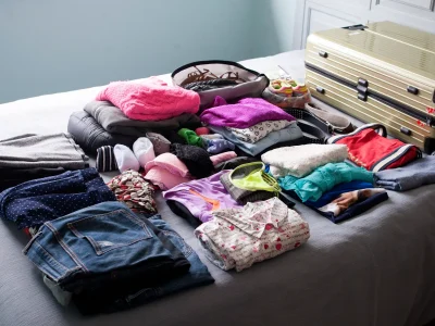 Como organizar a mala de viagem perfeita para praia ou Europa. Confira dicas práticas e garanta conforto e estilo em qualquer destino!