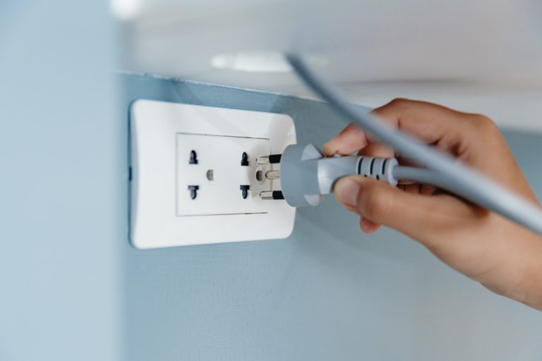 Os 5 aparelhos que mais consomem energia na COZINHA (o 3º vai te deixar chocado)