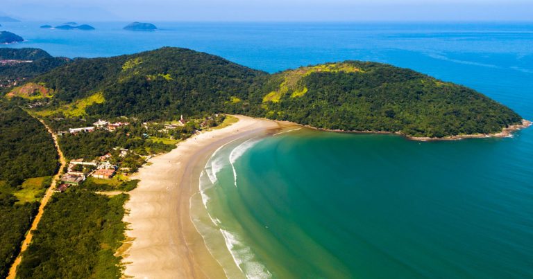 Top 7 praias para goianos que querem ir de carro neste Réveillon