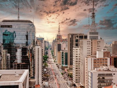 São Paulo atrai no feriado com sua cena cultural, gastronômica e atividades urbanas que agradam todos os gostos.