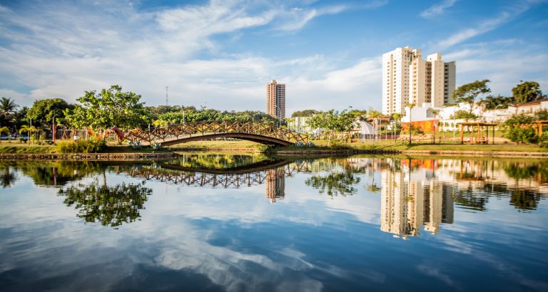 Cidade goiana abriga a maior base aérea e o polo farmacêutico mais importante do Centro-Oeste