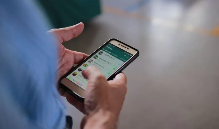 WhatsApp lança modo walkie-talkie para mensagens; saiba como usar