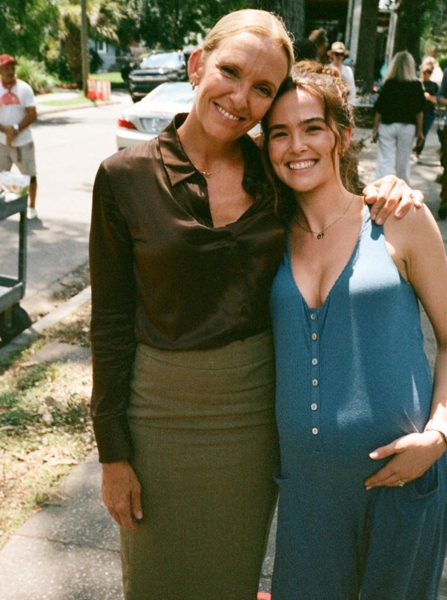 Toni Collette e Zoey Deutch