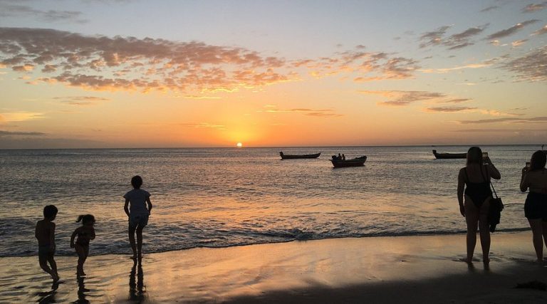 As 10 Melhores Praias do Brasil no Momento para Curtir em Família