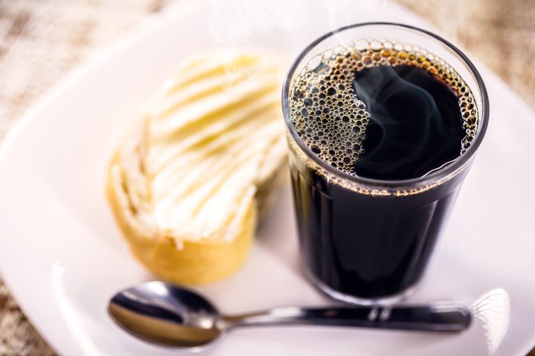 Afinal, o café melhora ou piora a dor de cabeça?