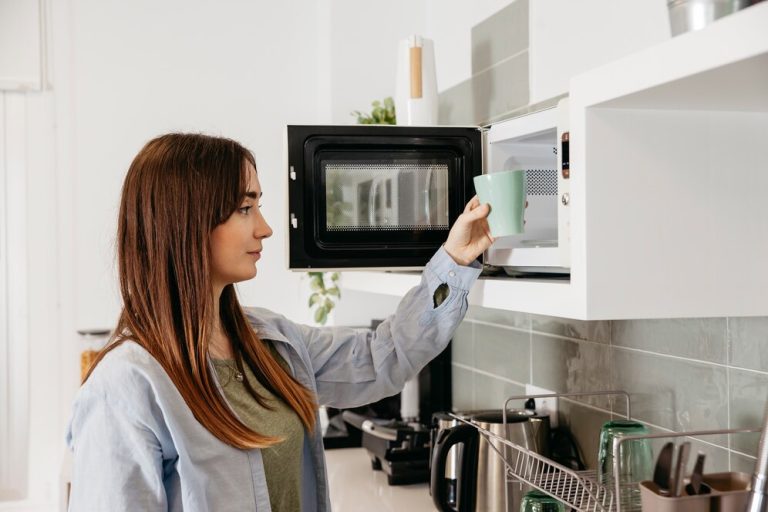 5 alimentos que NÃO podem ser requentados, segundo nutricionista