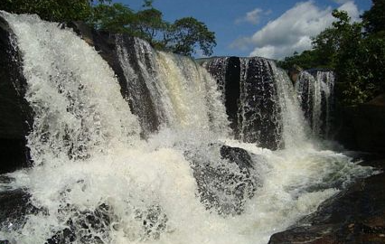 Cachoeira Três Quedas - Guarinos