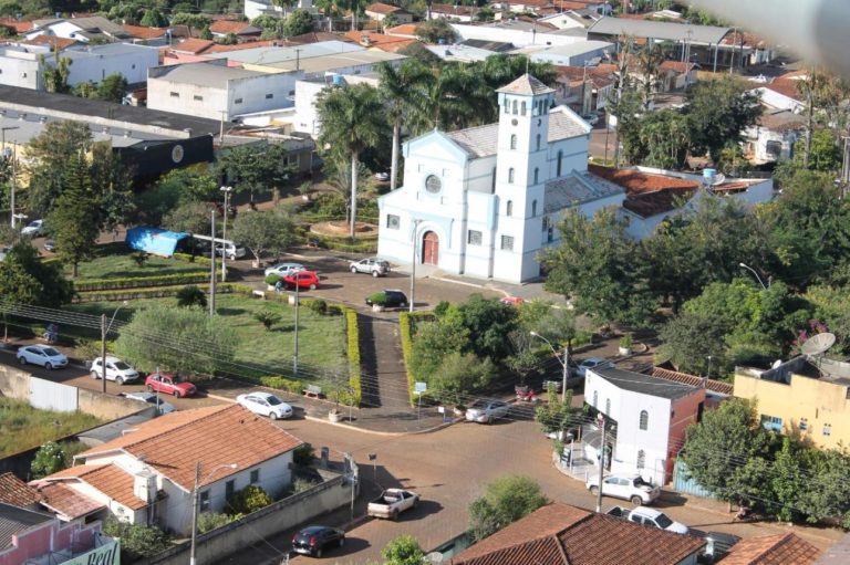 Cidade goiana é referência em produção de cachaça artesanal e considerada uma maiores bacias leiteiras do Estado