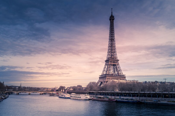 Paris é eleita melhor destino do mundo em 2024 e ranking inclui 2 cidades brasileiras
