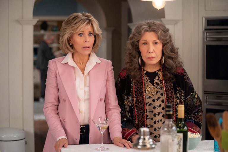 A série de comédia da Netflix que todo mundo ama e você vai se viciar hoje mesmo