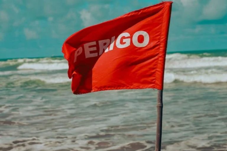 38 praias do litoral paulista estão impróprias para banho de mar, saiba quais