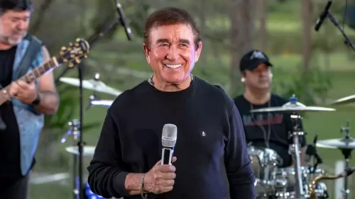 Conheça a trajetória de Amado Batista, o famoso goiano que acumulou um patrimônio de mais de R$ 1 bilhão com música e agronegócio. Saiba como ele superou a pobreza e se tornou um ícone nacional.