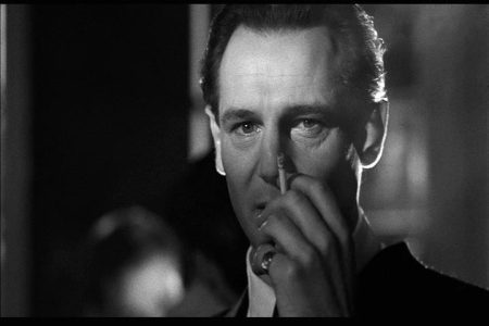  Ralph Fiennes em "A Lista de Schindler" (1993), atuação aclamada como vilão nazista, mas sem premiação.