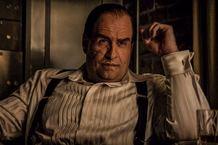 Esta é a série perfeita para os fãs de Sopranos e que bateu recordes de audiência