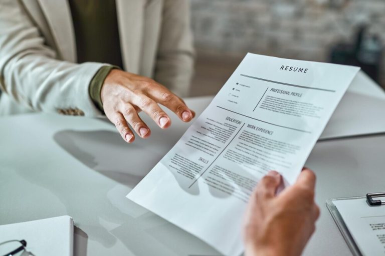 Currículo de trabalho: retire esses 7 itens e faça sua carreira decolar!