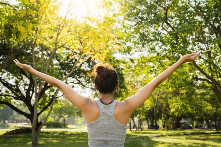 Detox digital: como fugir das telas sem sofrer e ainda se sentir incrível