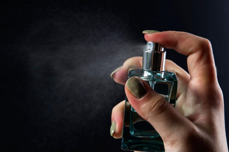 10 perfumes antigos que marcaram gerações e ainda podem ser encontrados