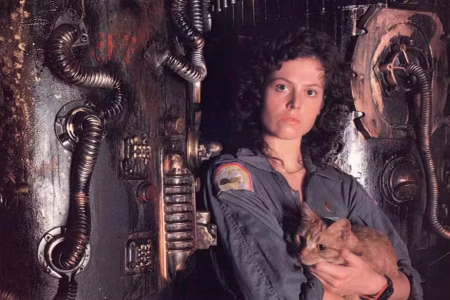 Sigourney Weaver como Ellen Ripley em "Aliens, o Resgate" (1986), atuação icônica sem estatueta.