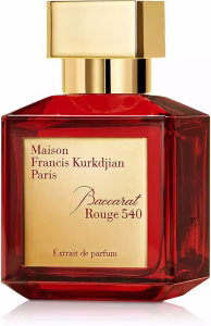 Baccarat Rouge 540 é o símbolo do luxo contemporâneo escolhido por Kylie Jenner, com notas intensas de âmbar e açafrão.