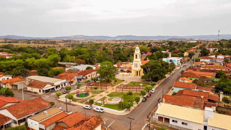 Cidade goiana com 3,2 mil habitantes já foi chamada de “Santa Luzia” e é sede da popular Festa da Guariroba