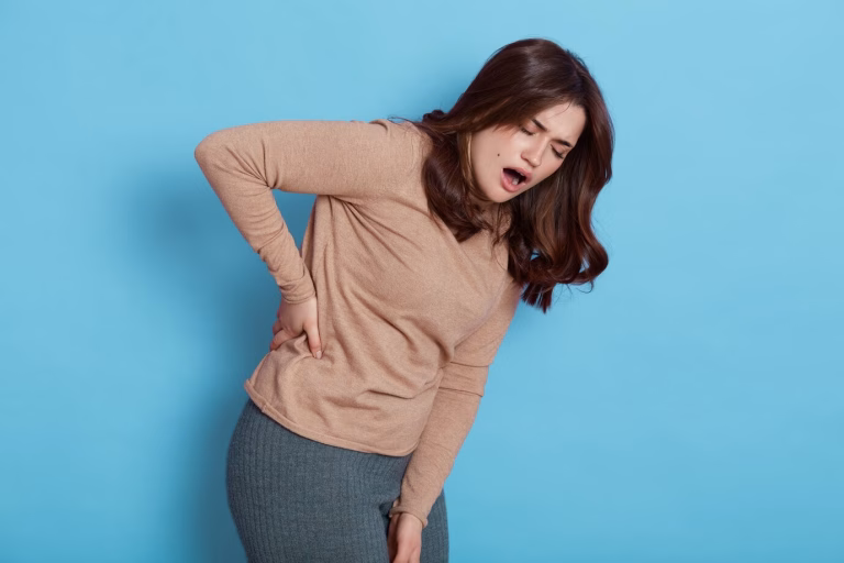 4 exercícios para quem tem hérnia de disco, segundo personal trainer