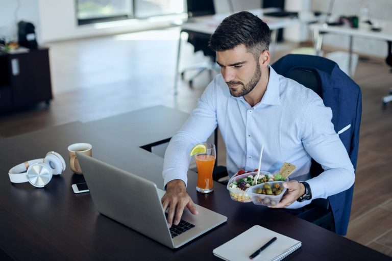 9 lanches saudáveis para você levar para o trabalho, segundo nutricionista