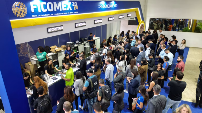 Feira internacional do comércio exterior acontece em Goiânia
