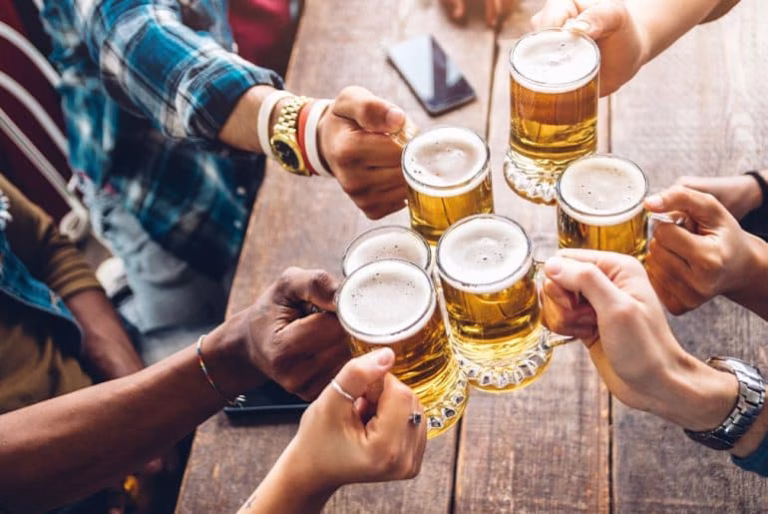 Festival Parada Beer 2025 reúne cervejas artesanais, gastronomia e shows em Goiânia