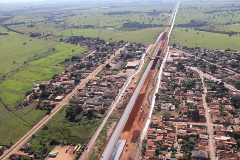 Cidade em Goiás a 90 Km de Goiânia exporta calcário para o Sudeste e é uma das potências do agronegócio do Estado