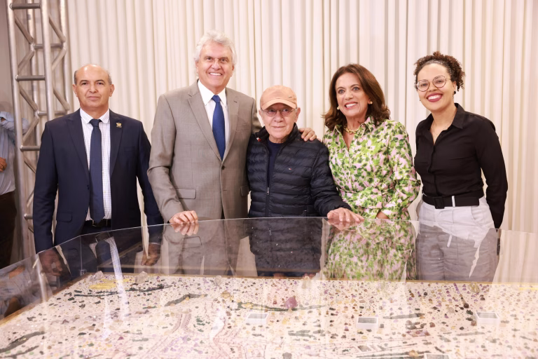 Obra de Siron Franco em homenagem à cidade de Goiás é apresentada em Goiânia