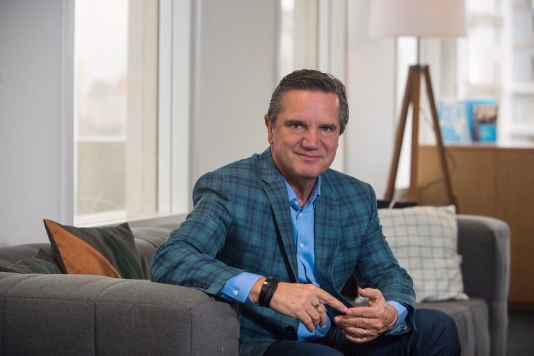 Mílton Jung apresenta palestra gratuita em Goiânia sobre comunicação e liderança