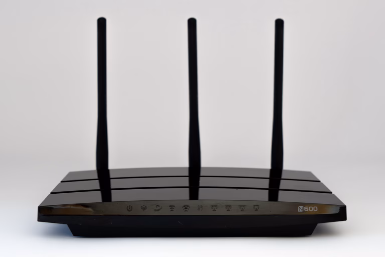 Internet rápida: mantenha esses 3 objetos bem longe de seu roteador WiFi