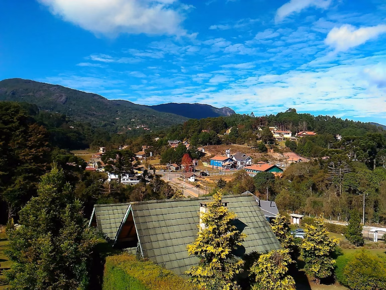 10 cidades serranas no Brasil perfeitas para curtir o frio do inverno a dois (duas estão em Goiás!)