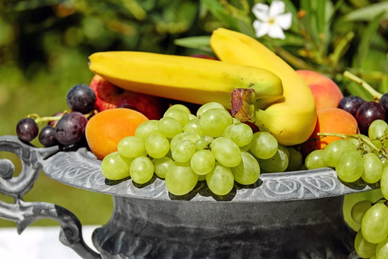 A fruta que combate a prisão de ventre, evita osteoporose, previne câncer de intestino, protege o pulmão e desintoxica