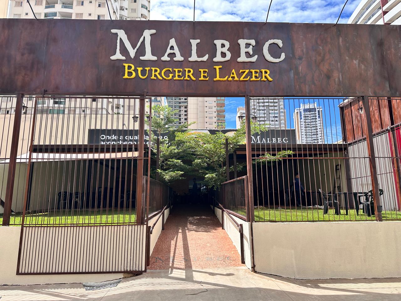 Serviço:Endereço: Rua T-29, nº 528, Setor Bueno e Avenida H, Qd C12, Lt 02, Jardim Goiás Contato: @malbecburger/(62) 98422-6306  Funcionamento do Festival:De segunda a sexta, das 11h30 às 14h00 e das 18h00 às 23h00