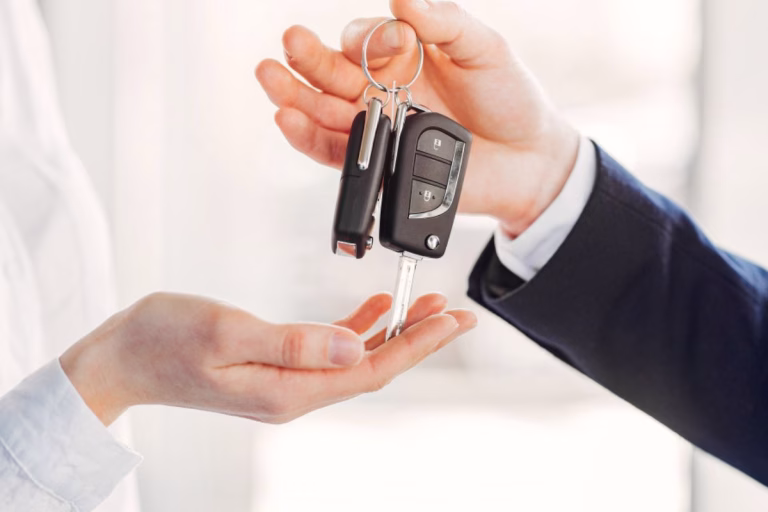 Como comprar o primeiro carro: 7 dicas que vão te ajudar a fazer a escolha certa