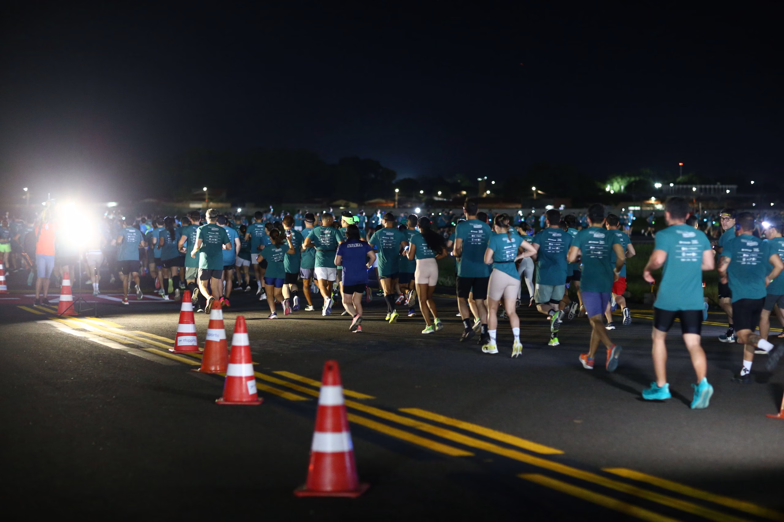 Pista de pouso do Aeroporto de Goiânia recebe corrida de rua inédita