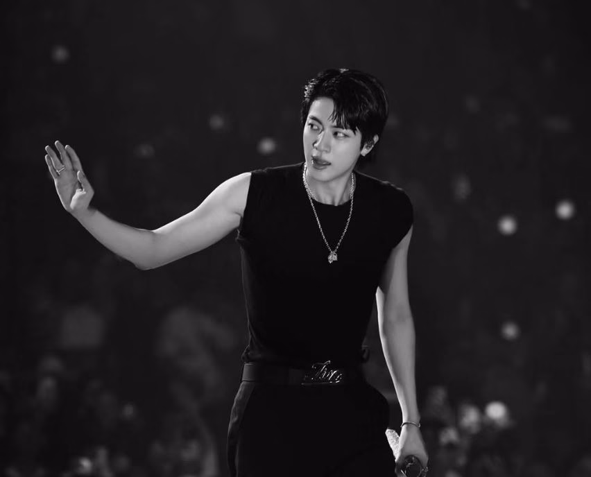 Show da turnê mundial de Jin (BTS) será exibido em cinema de Goiânia
