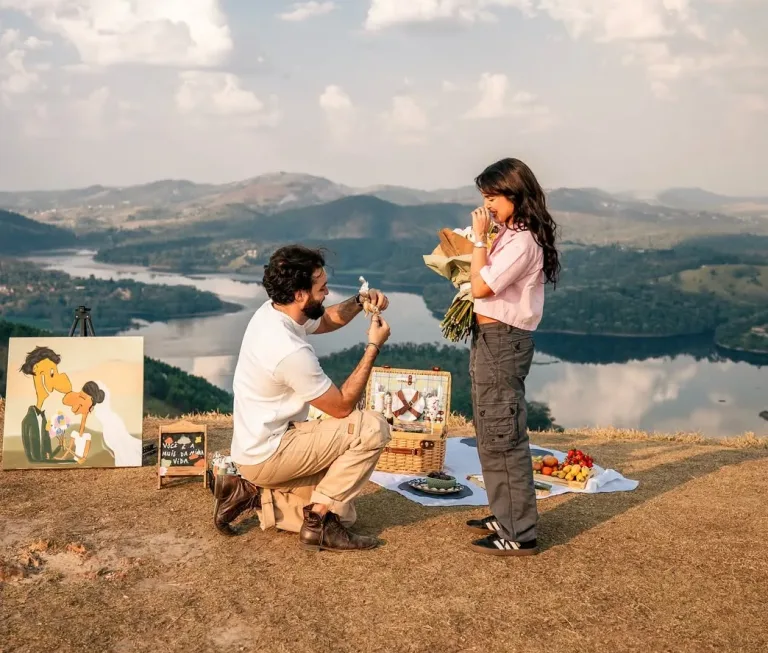 Artista plástico de Goiânia faz pedido de casamento emocionante