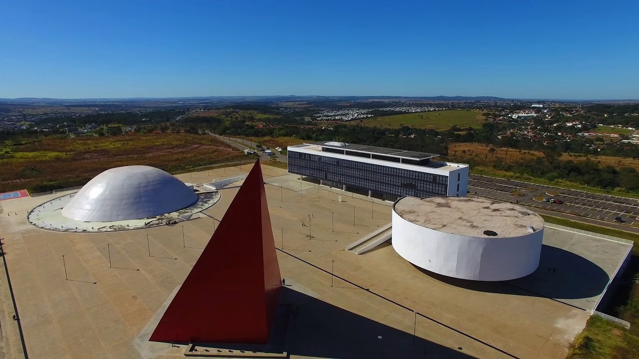Lugares em Goiânia para as crianças se divertirem de patins