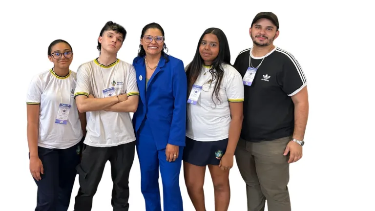 Smartwatch criado por estudantes de Goiás ganha prêmio nacional de inovação