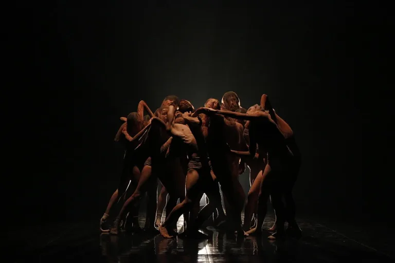 “EntreAtos”: espetáculo celebra a força da dança e a união de estilo em Goiânia