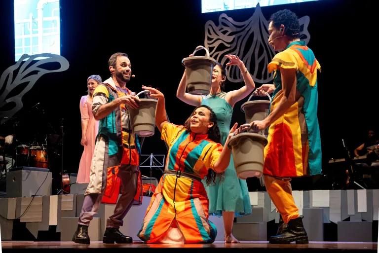 Espetáculo “Abraço no Planeta” chega a Goiânia com show que mistura arte e consciência ambiental