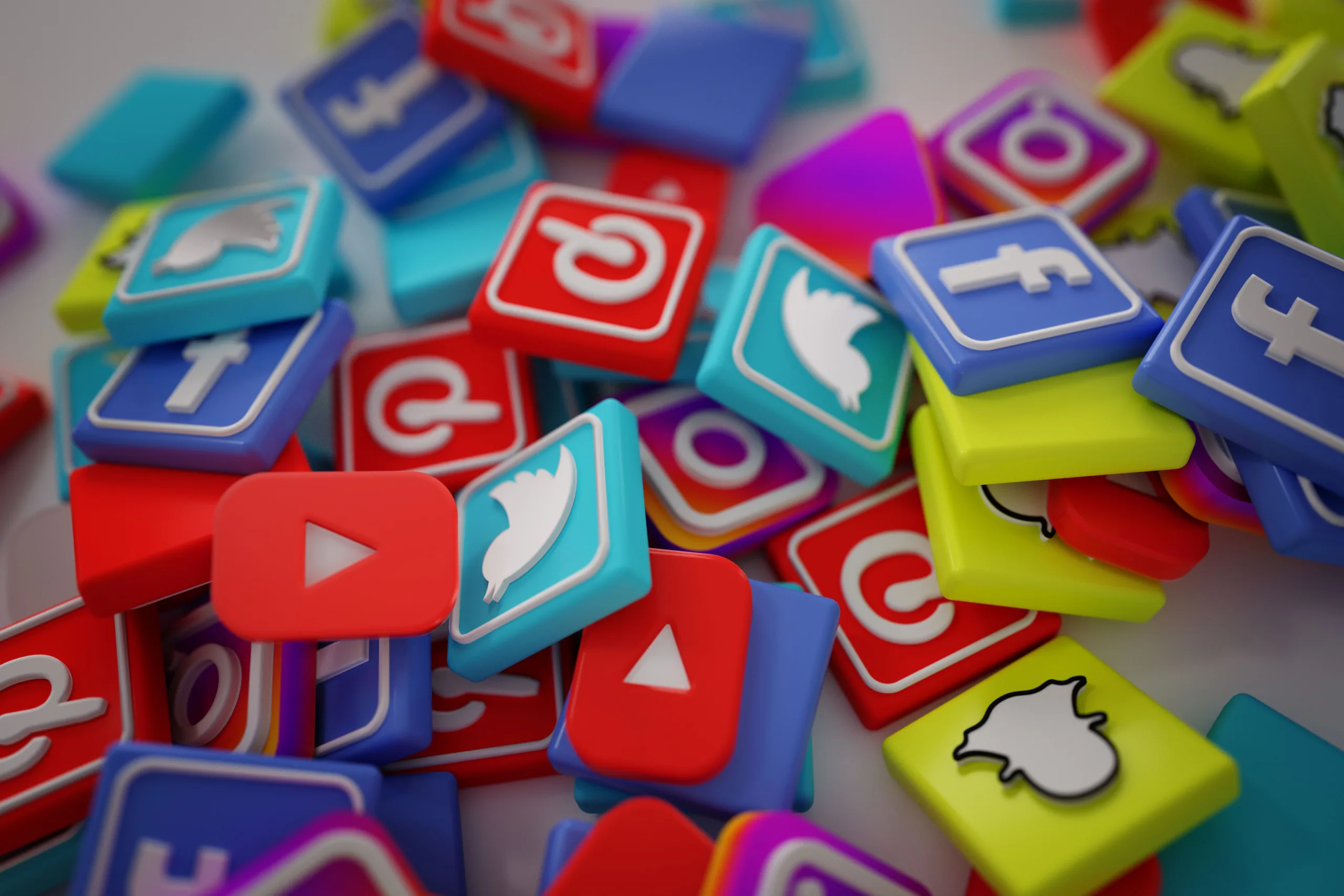 Uso das redes sociais cai pela primeira vez em três anos, aponta estudo global