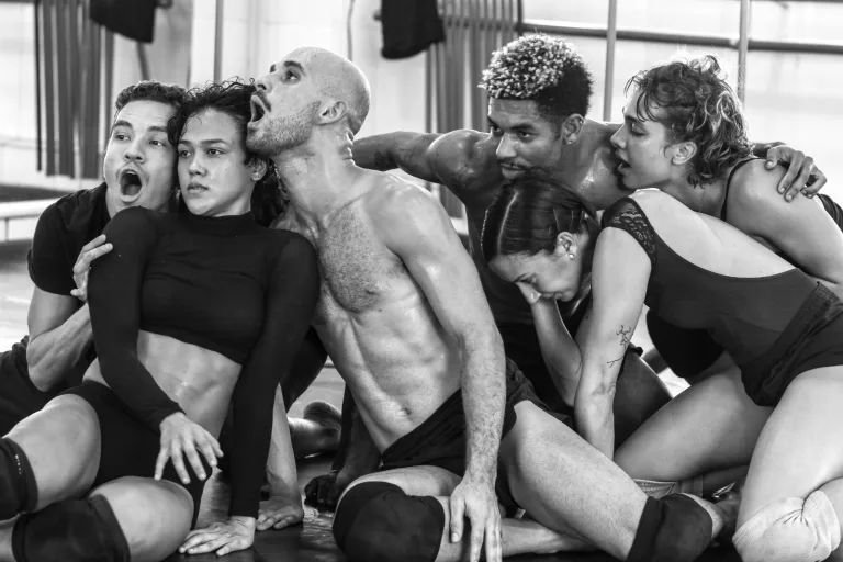 Goiânia recebe espetáculo “Ecdise” da Giro8 Cia de Dança