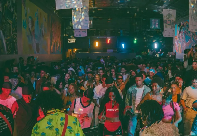 Goiânia recebe festa de Halloween com noite sombria e cheia de ritmo