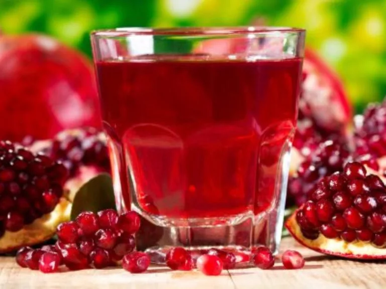 Suco de romã é excelente aliado para reduzir obstruções nas artérias